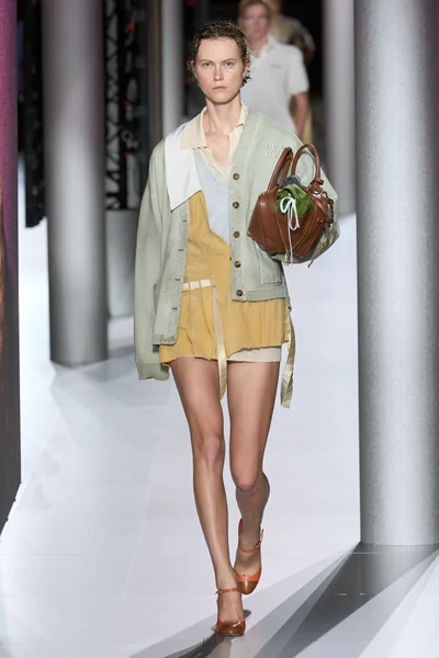 Look 29